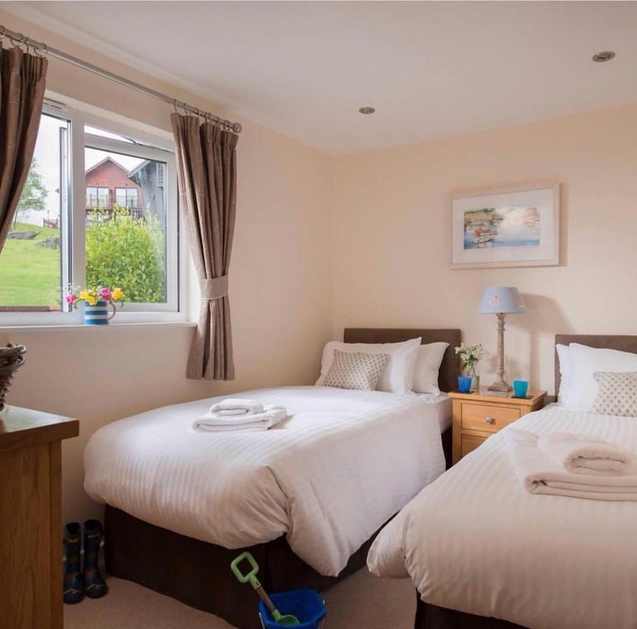 Skylark Sleeps 8 Private Hot Tub & Dogs Welcome Nr Padstow, Resort Pool Bar & Watersports St Columb Major Exterior foto