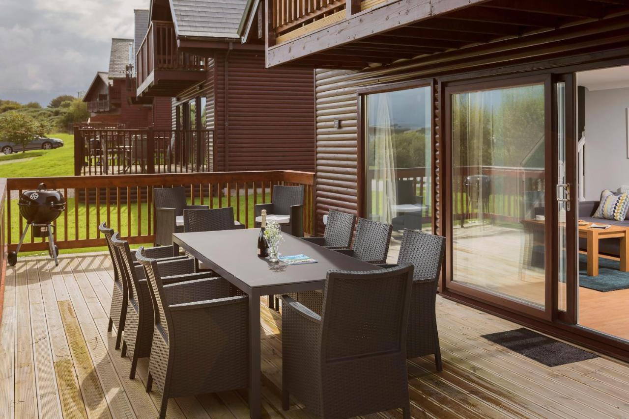 Skylark Sleeps 8 Private Hot Tub & Dogs Welcome Nr Padstow, Resort Pool Bar & Watersports St Columb Major Exterior foto